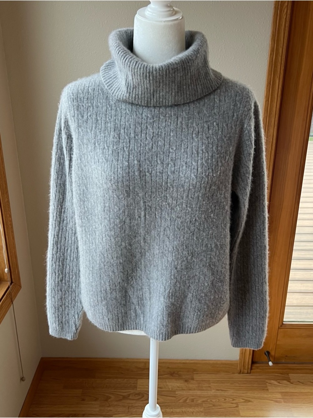 Pendleton Cashmere Sweater Women’s L Gray Cable Knit Turtleneck Minimalist